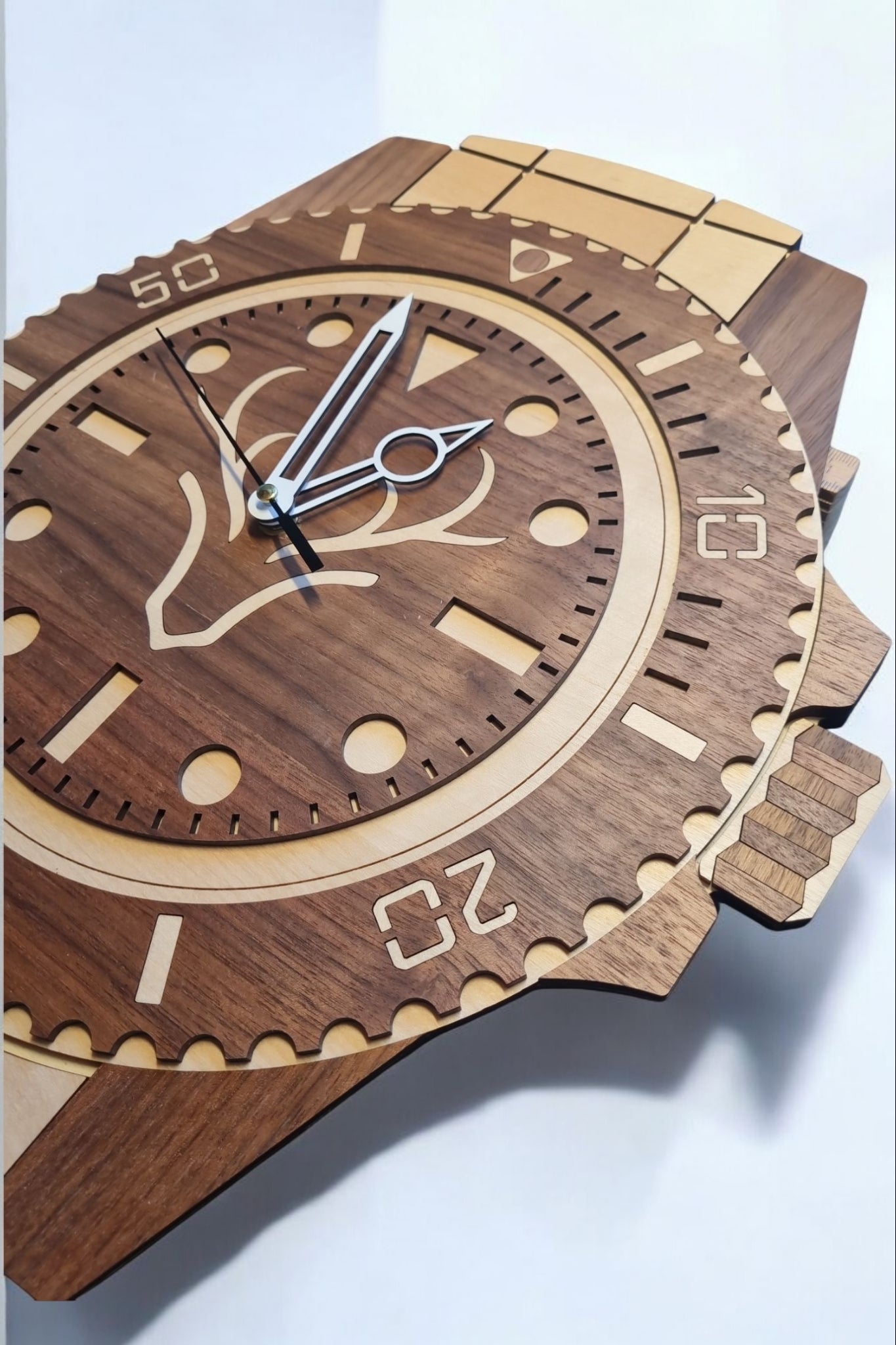 Rolex-Style Holzuhr