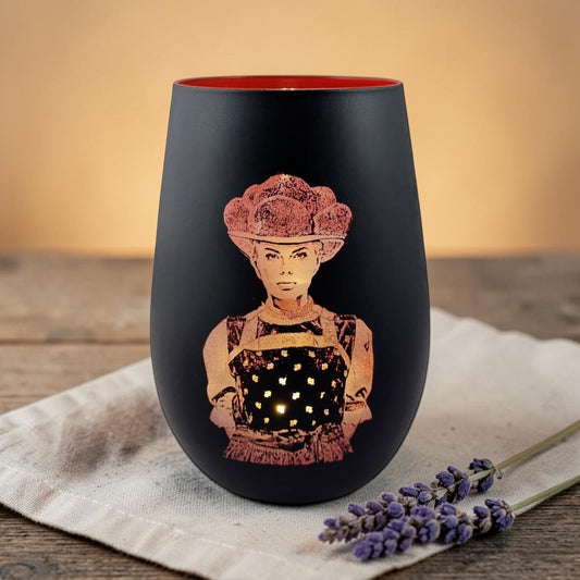 Schwarzwald Gravur black glass lantern with laser-etched Trachten Maidle girl wearing a Bollenhut hat.